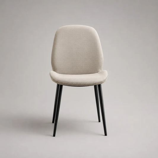 Sedia da pranzo imbottita in poliestere beige con schienale arrotondato e gambe in acciaio nero, 48 x 56 x 84 cm
