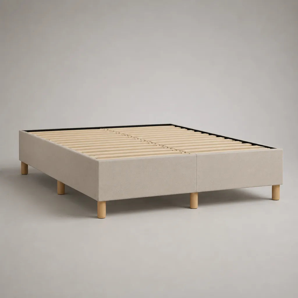 Struttura letto matrimoniale imbottita in tessuto con rete a doghe in legno, 160 × 200 cm, avorio