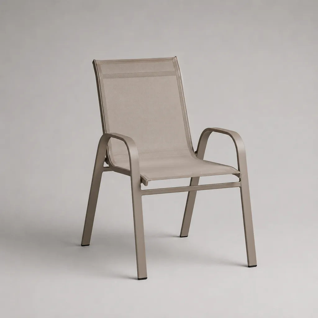Sedia impilabile da esterno con braccioli in alluminio e rete beige e tortora, 56 x 68 x 91 cm